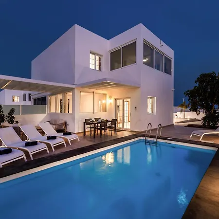 Atlantica - Heated Pool In Playa Blanca (Lanzarote)